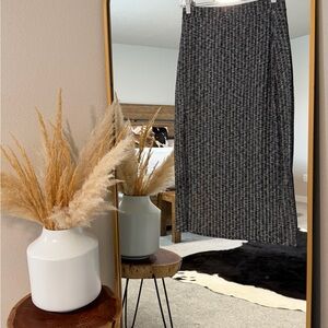 Abercrombie & Fitch Black and Gray Pencil Skirt